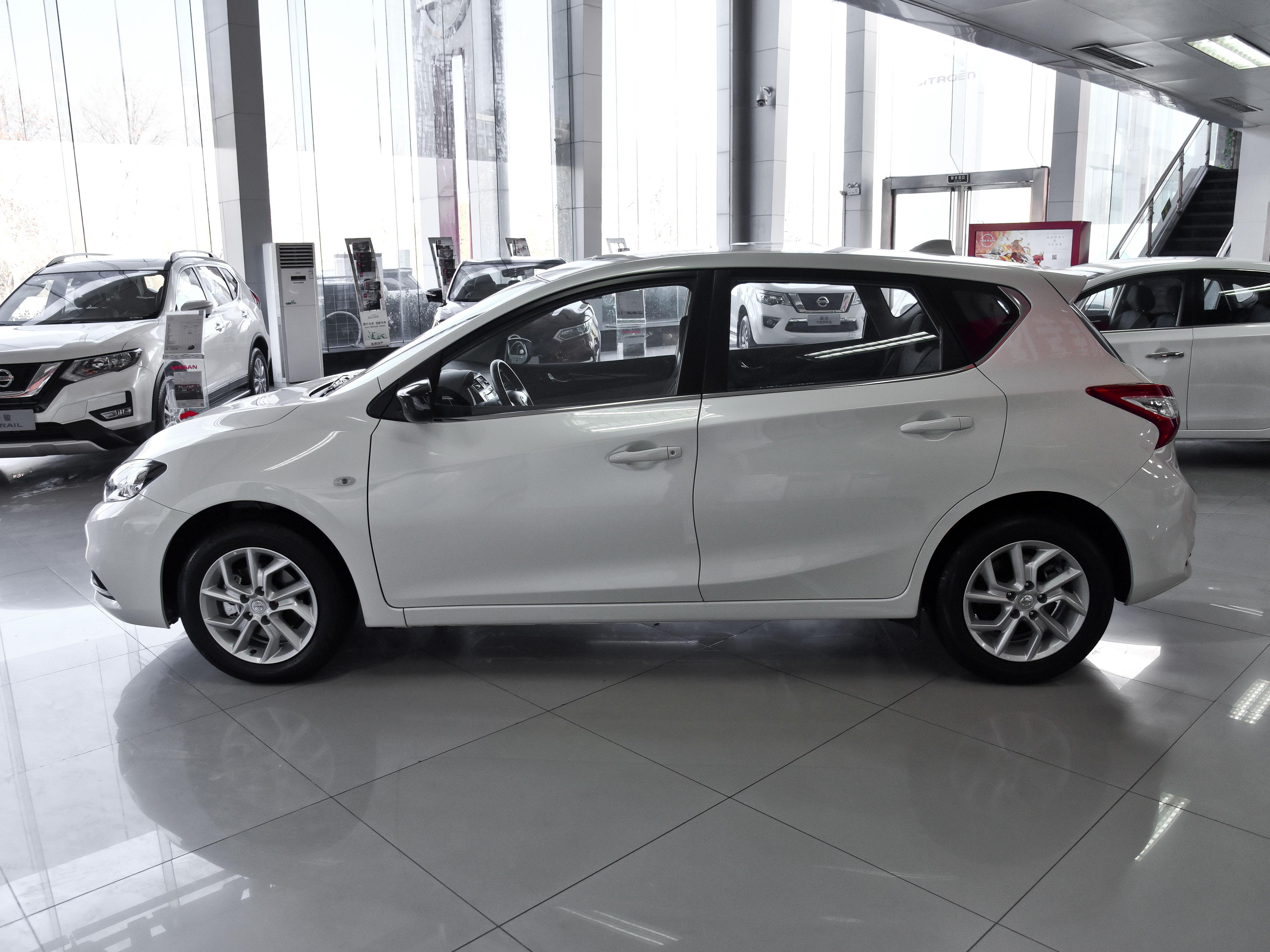 日产骐达大众高尔夫家用如何选择,骐达高尔夫空间对比