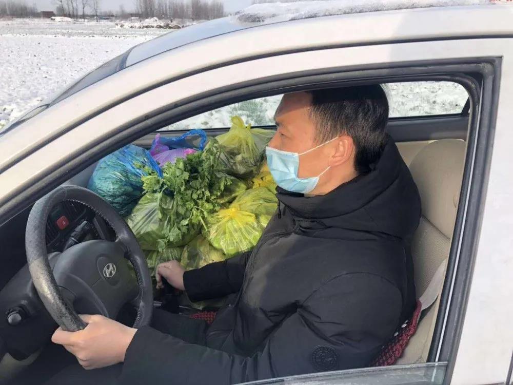 抗击疫情第一书记视频,抗疫先锋第一书记