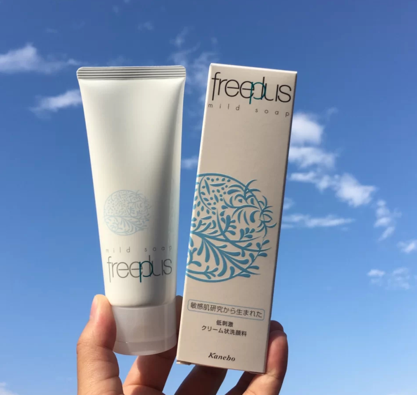 氨基酸洗面奶山茶花慕斯测评,不过百元的护肤品