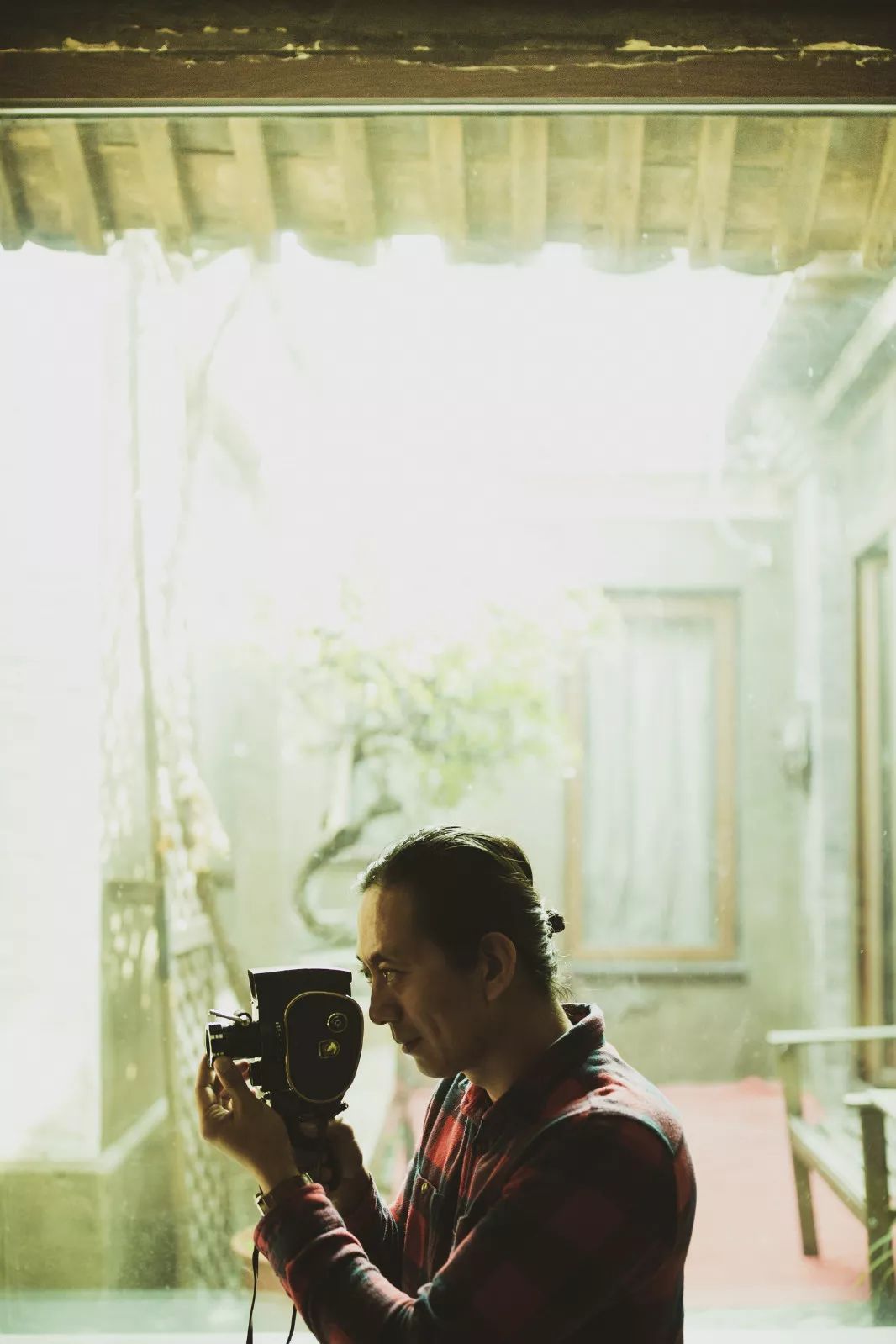 搭车去柏林纪录片行者,骑摩托车跑尸骨之路