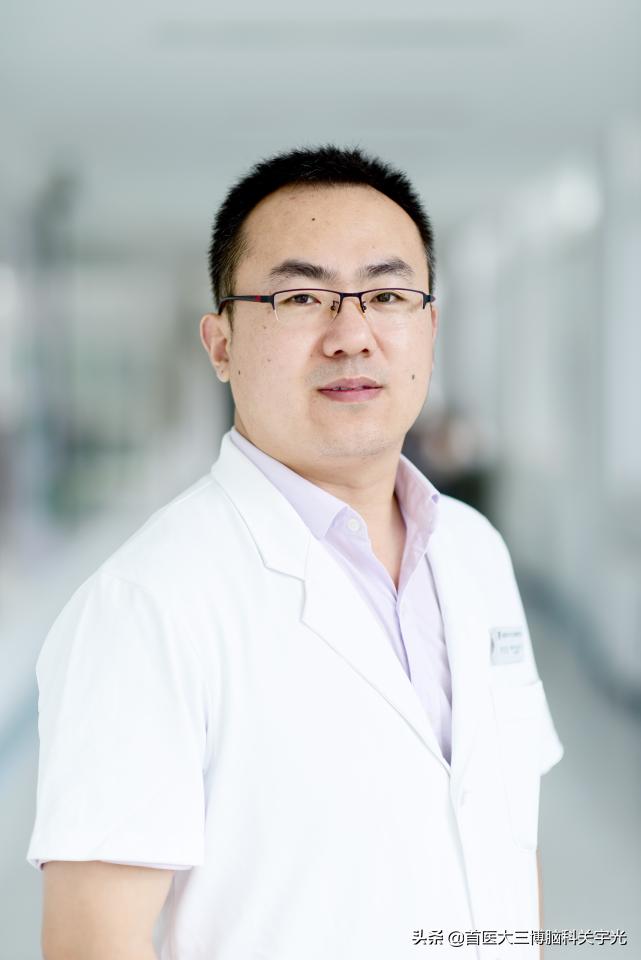 面部痉挛眼皮抽搐该怎么治疗,老人面部痉挛肌肉抽搐怎么治疗