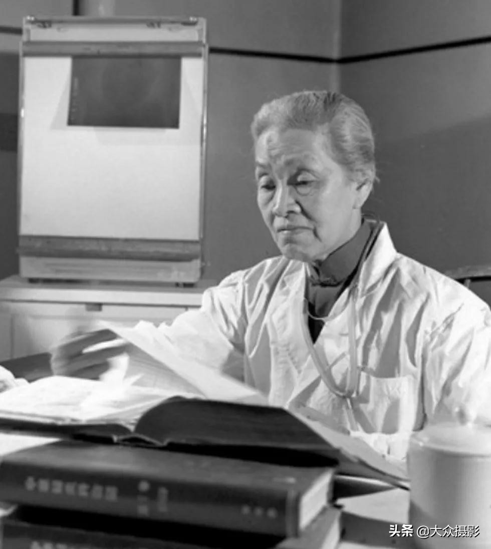 巾帼扁卢：老照片中的女性医者