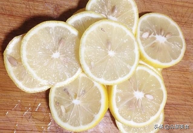 在家自制蜂蜜柠檬茶,自制蜂蜜柠檬茶对身体好处