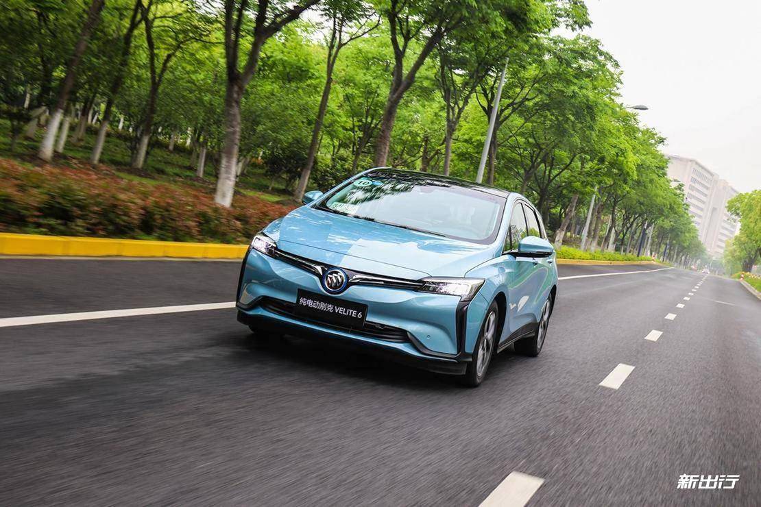 别克电车velite6体验,科技感满满别克velite6看车记