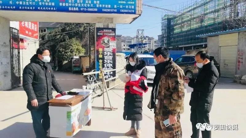 在疫情中逆行忙碌的罗田摄影人