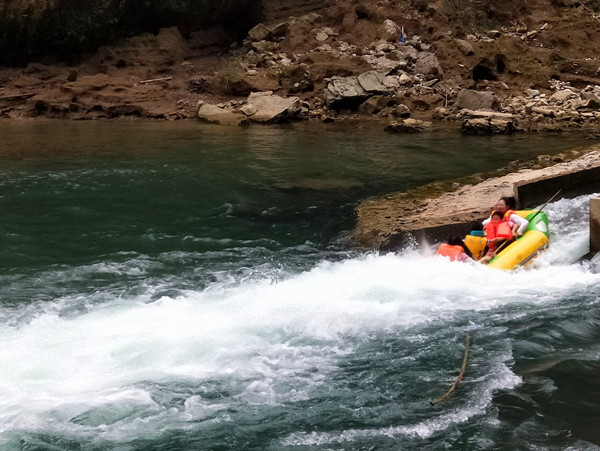 彭水阿依河旅游路线,重庆彭水阿依河漂流双人行攻略