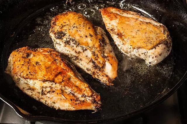 鸡胸肉西餐的正宗做法,西餐鸡胸肉的做法