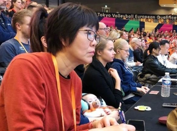 太低调！郎平24日就捐了物资，6天后官方才知道，女排一直在线