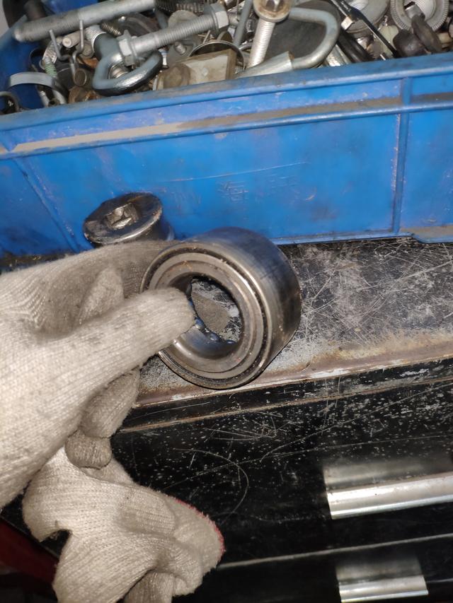 福特翼虎前轮轴承总是坏怎么回事,福特1.6翼虎前减震压力轴承异响