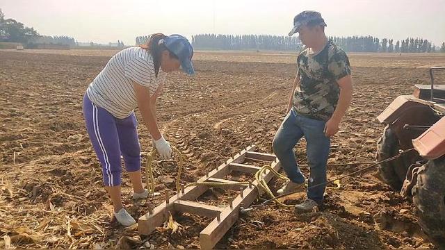 河南农村老伯埋怨自己“话太多,管太宽”害得儿子离了婚,咋回事