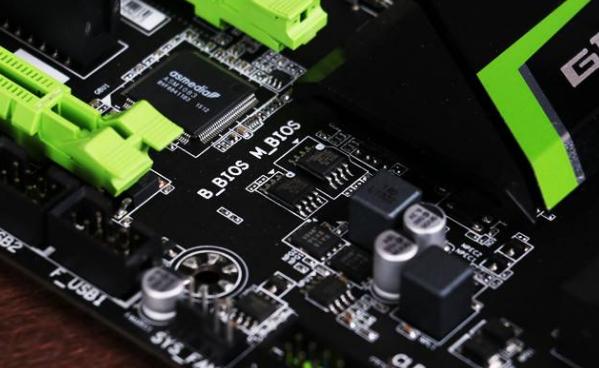 技嘉主板怎么进bios重装系统,技嘉主板重装系统卡在bios