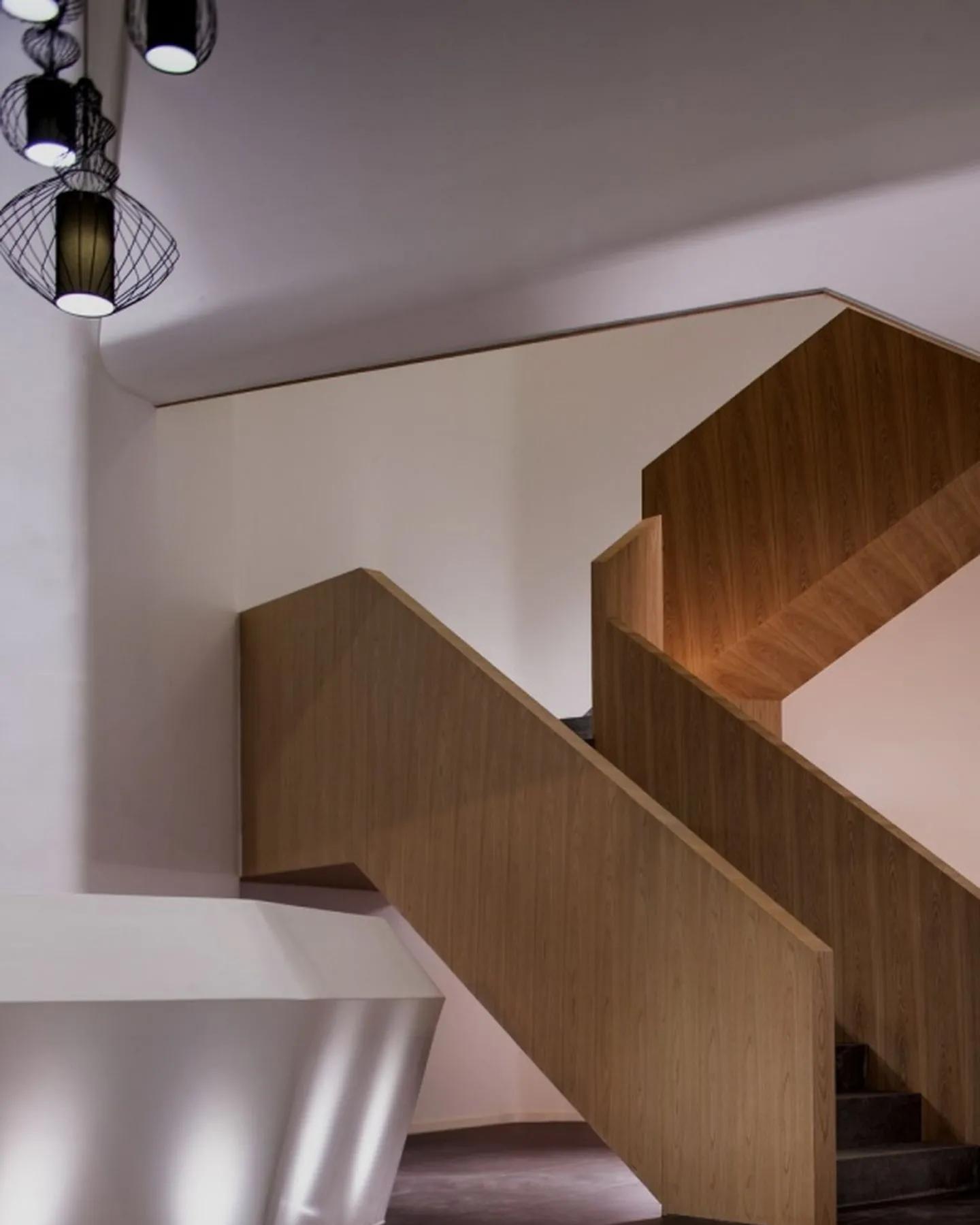 东莞莞城楼梯旧房装修,如何改造复式旧楼梯房子