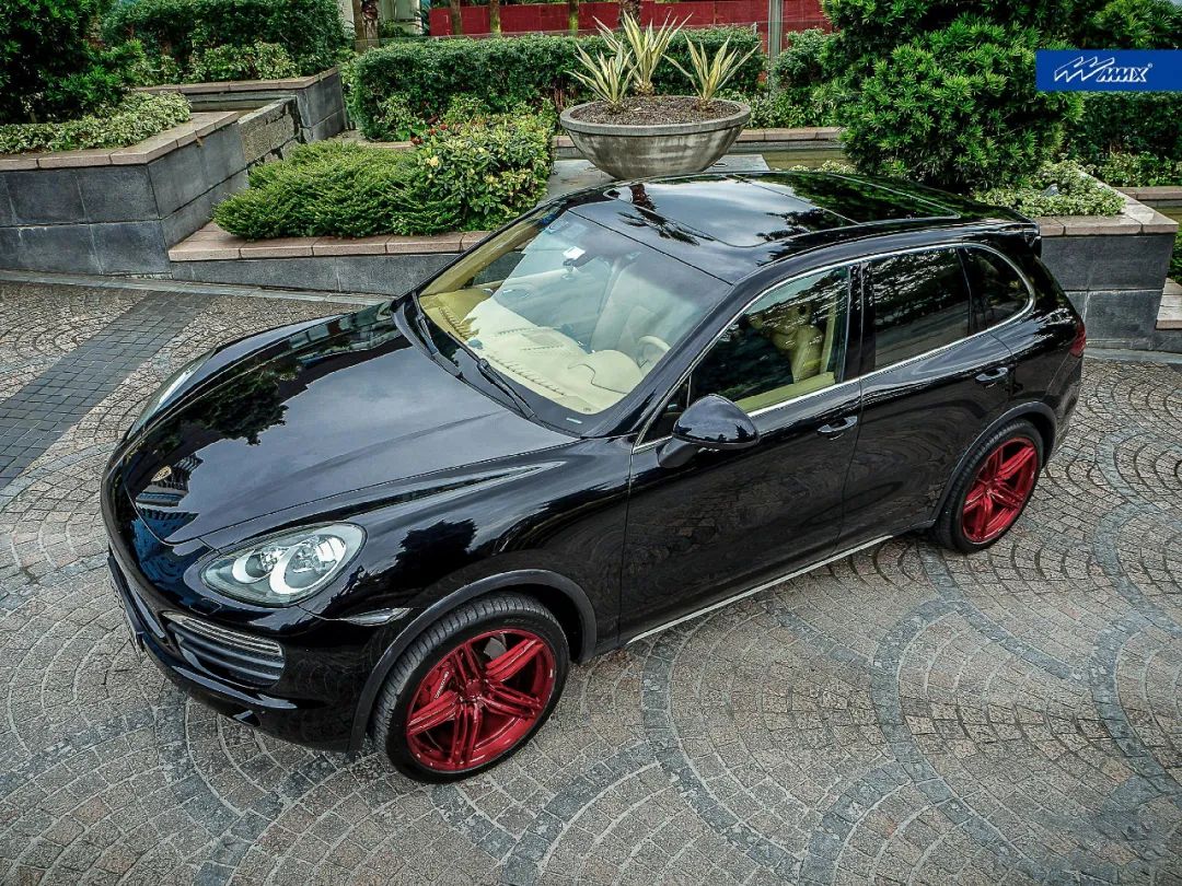 保时捷红色卡钳配20轮毂,保时捷红色配什么颜色