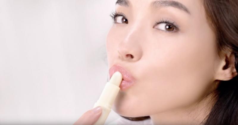 润唇膏太油怎么补救视频,润唇膏怎么去唇纹