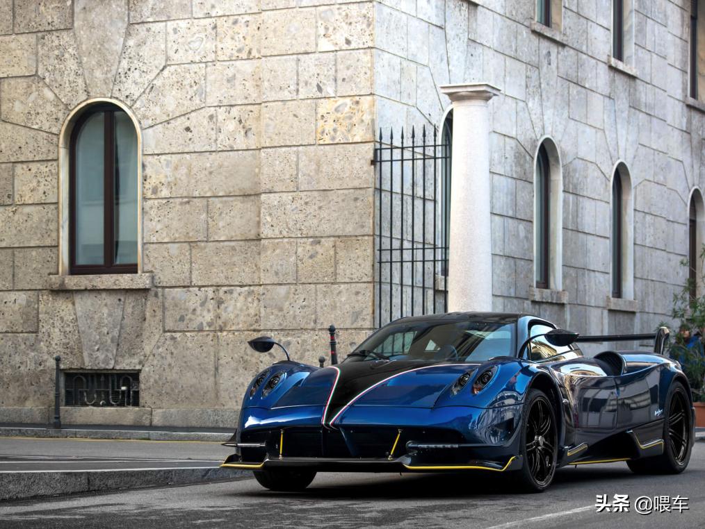 张康阳的帕加尼，全球20台，挂瑞士车牌，26岁就开上了