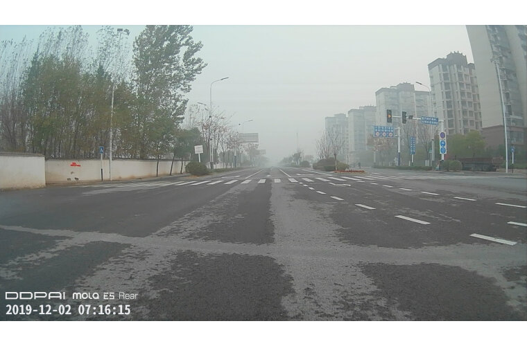 全面屏设计，前后双录不惧黑天白夜！盯盯拍E5评测