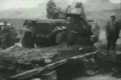 德国军官只因家里欠钱，怒看几十部警匪片学习抢劫，血洗苏军银行