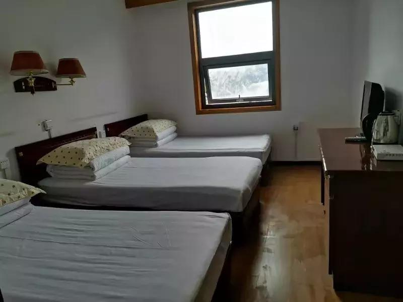 华山山顶住宿的地方,华山山上住宿推荐