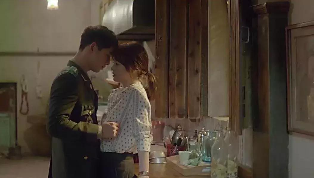 杨幂礼服多少钱一件,杨幂泫雅同款