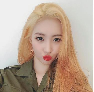 jennie美秋里同款发色,韩国女星惊艳发色