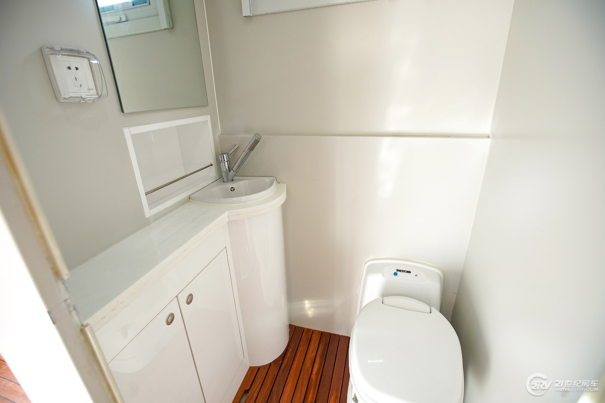 最适合中国的豪华越野概念房车,超硬核房车