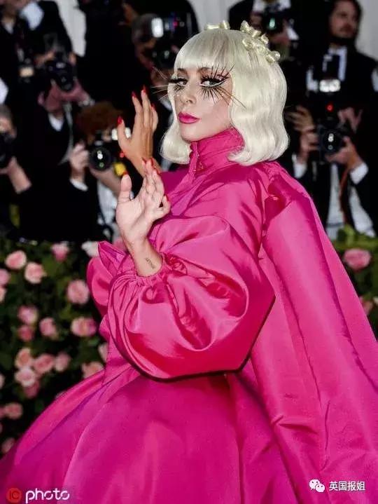gaga靠一部电影重回事业巅峰,ladygaga转行做什么了