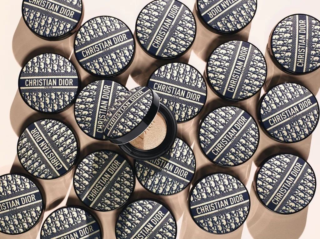 新的一年告别过去重新开始,新的一年告别