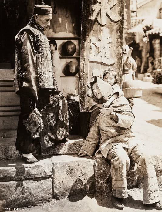 中国人可以拍花木兰吗,花木兰是美国拍的还是中国拍的