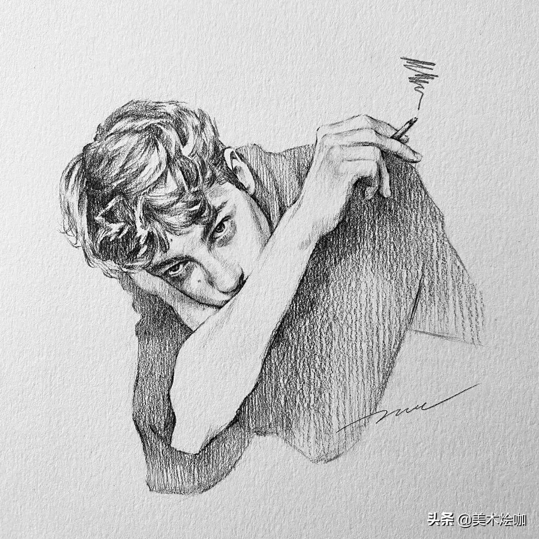 他笔下的极简山水禅意十足,他画的风景素描每笔都是细节