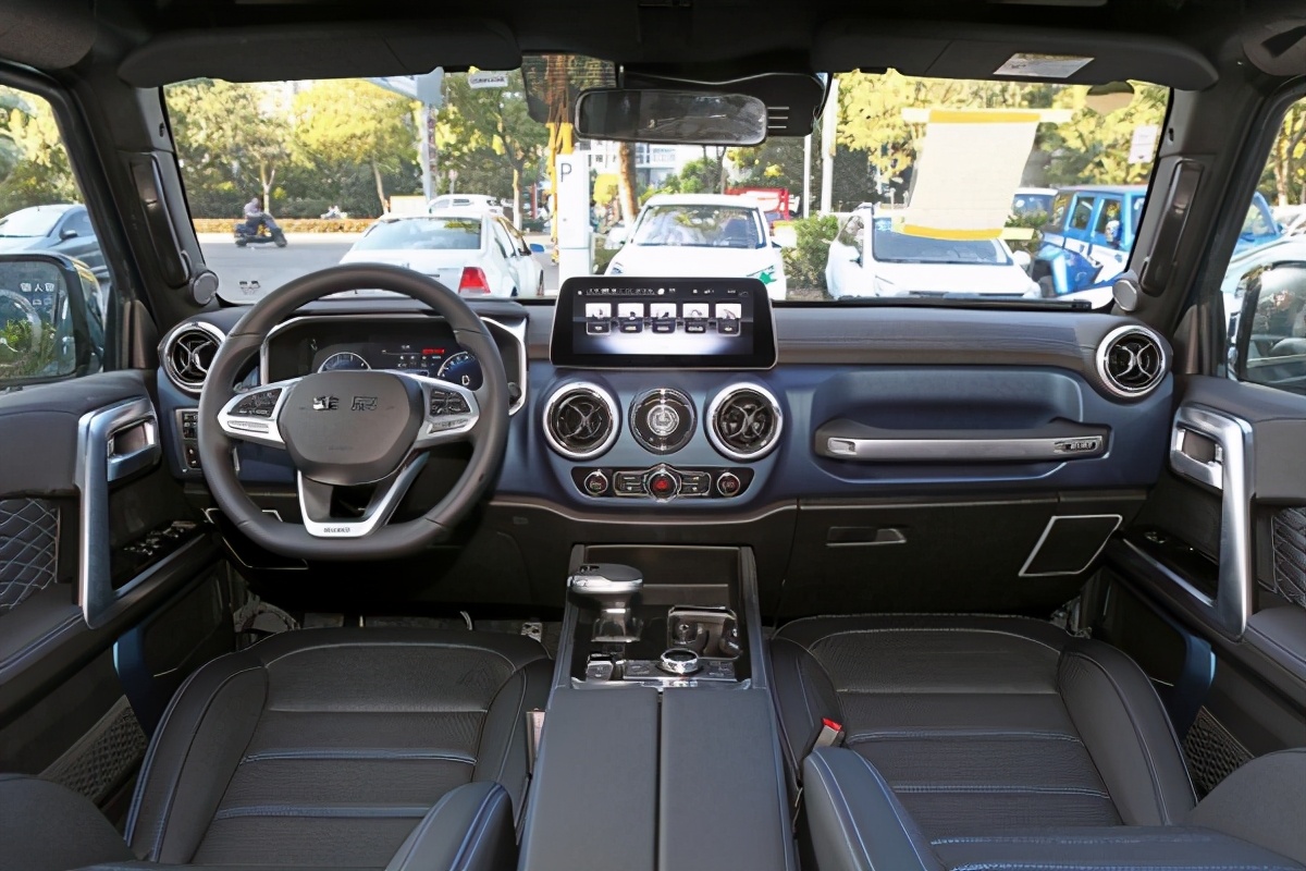 可上山下海,能家用带娃,推荐三款入门级越野车,适合平民玩家