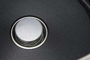 电饭锅里面有个地方需要清洗吗,电饭锅怎么擦最省钱