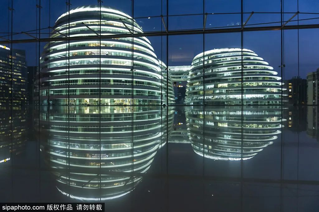 一个地铁站三条线,地铁边的吃喝玩乐