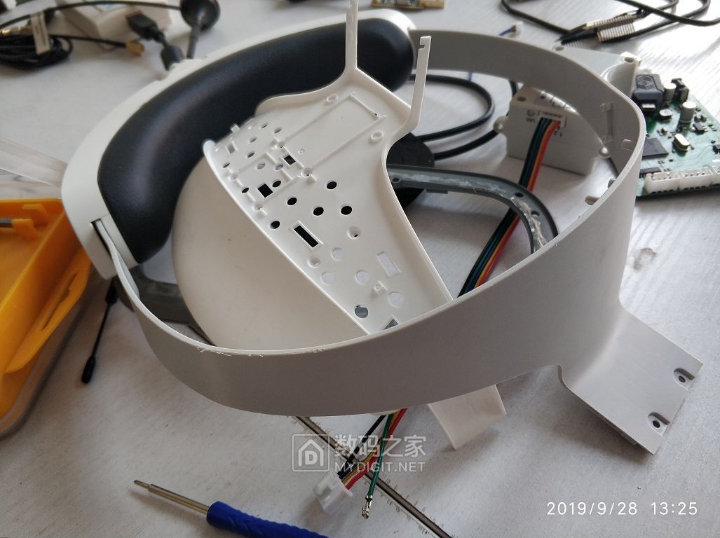 最后之作！被宣告死亡的DaydreamVR及联想MR头显一体机拆解一览