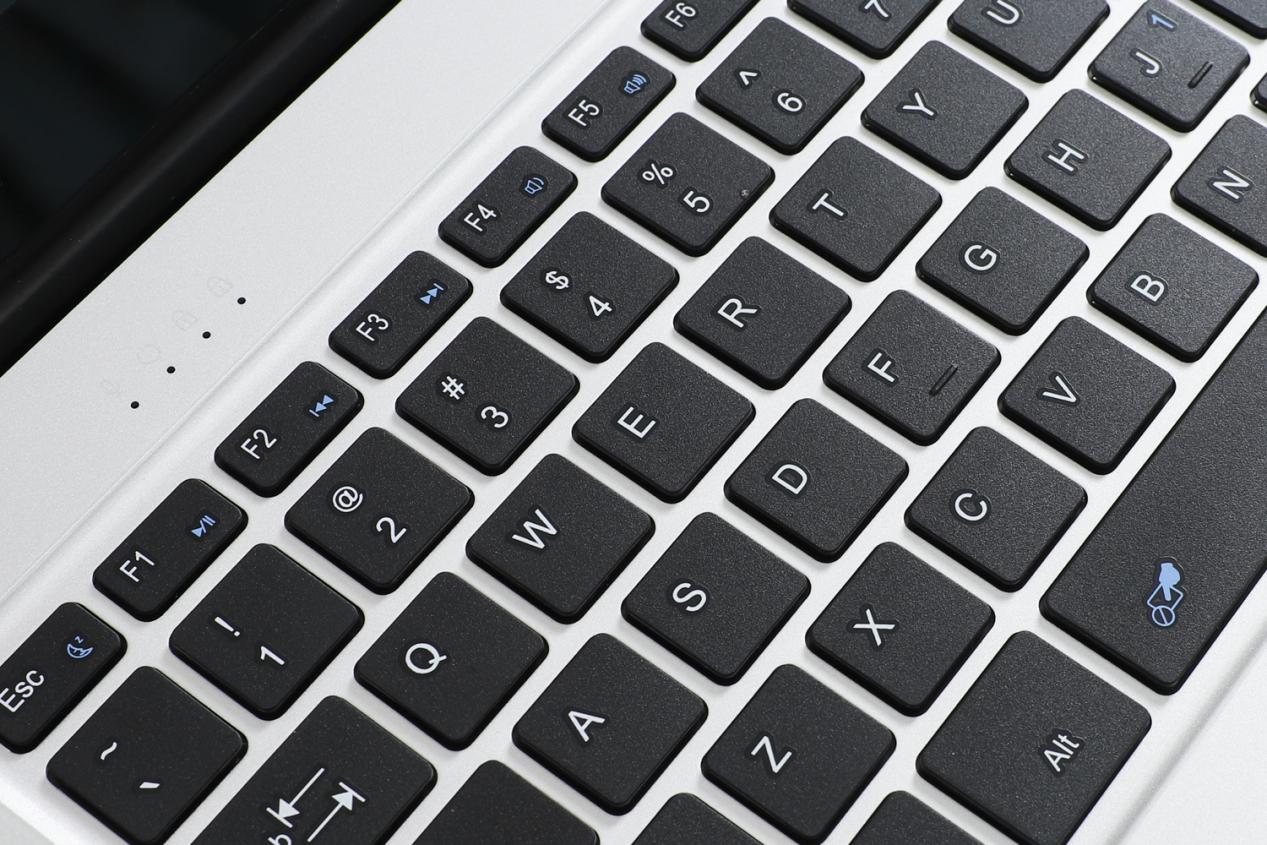 网课不翻车!把手里的iPad砸了吧,千元级3K分辨率笔记本不香?