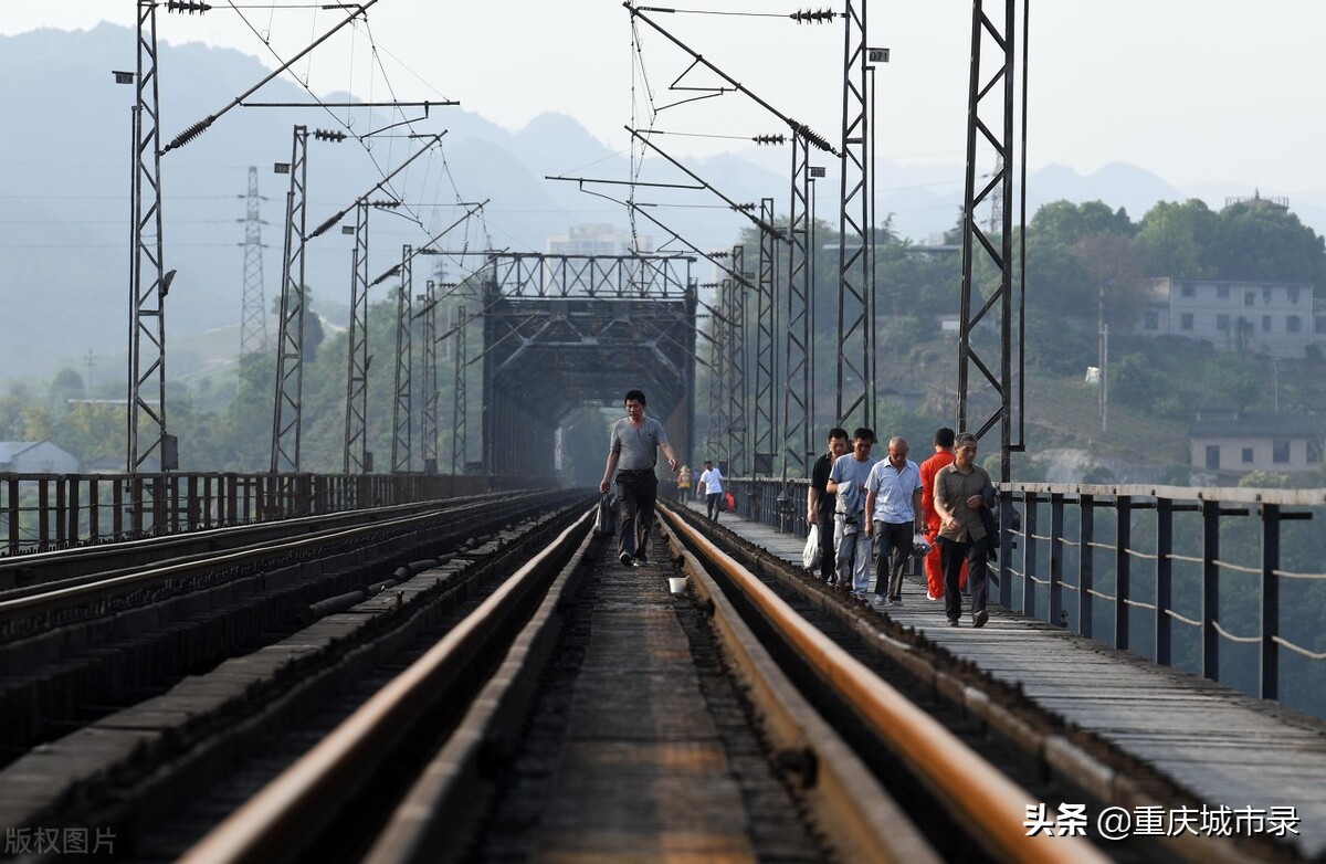 重庆有没有规划镇上的地铁,重庆主城人少的地方