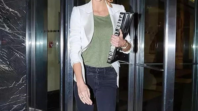 职场气质穿搭指南！轻松摆脱身上的幼稚感