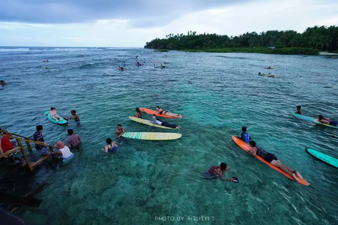 菲律宾冷门景区 (菲律宾锡基霍尔岛冲浪)