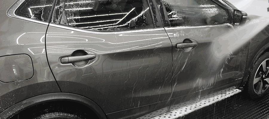 汽车布座椅有污渍怎么清洗,白色汽车上有黑色污渍怎么清洗