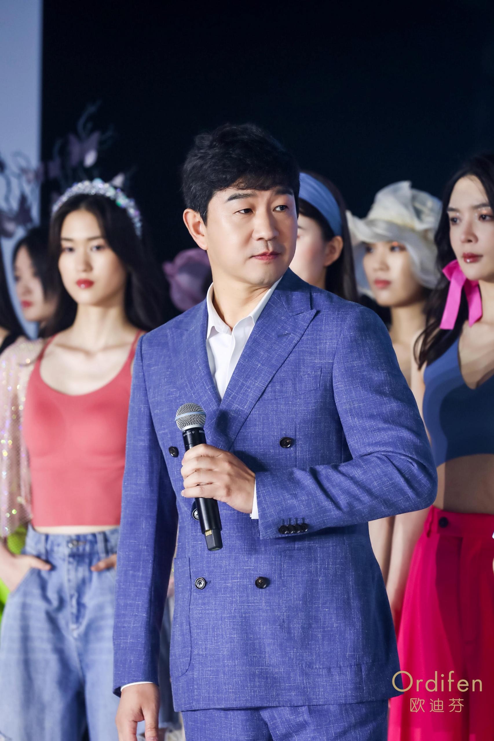 欧迪芬代言人李纯现场,欧迪芬内衣李纯同款