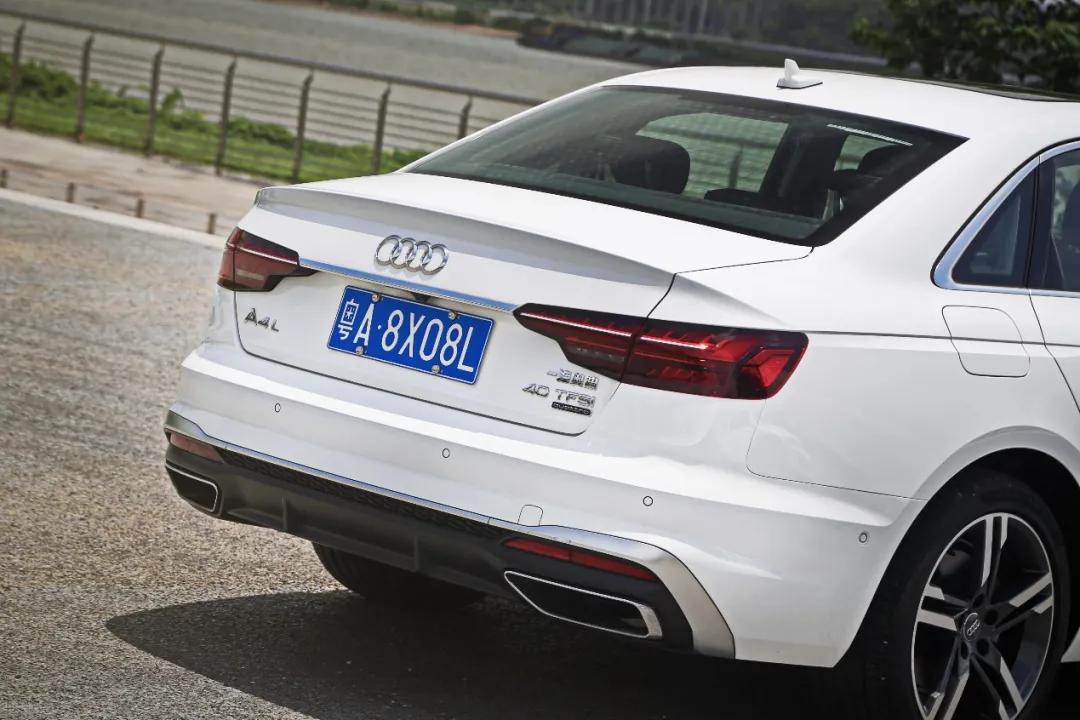 成功人士绕不开的三款车,奥迪a4l40四驱quattro值不值得买
