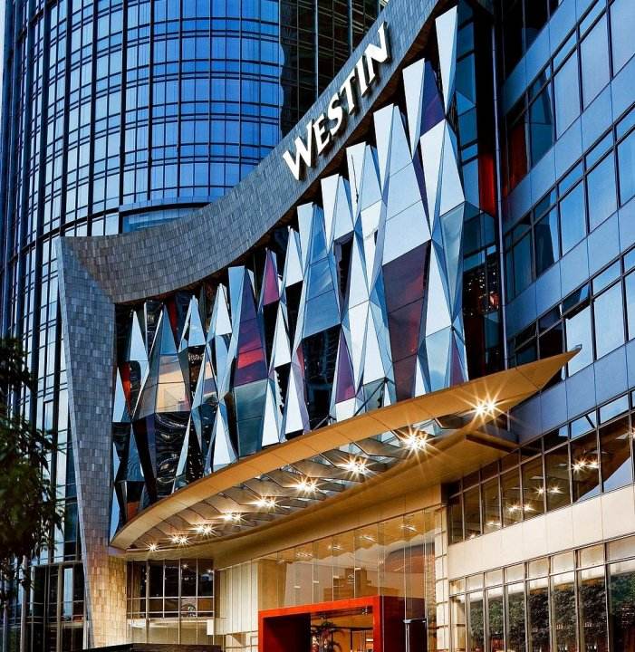 靠贷款起家的案例,靠借钱发家的亿万富翁