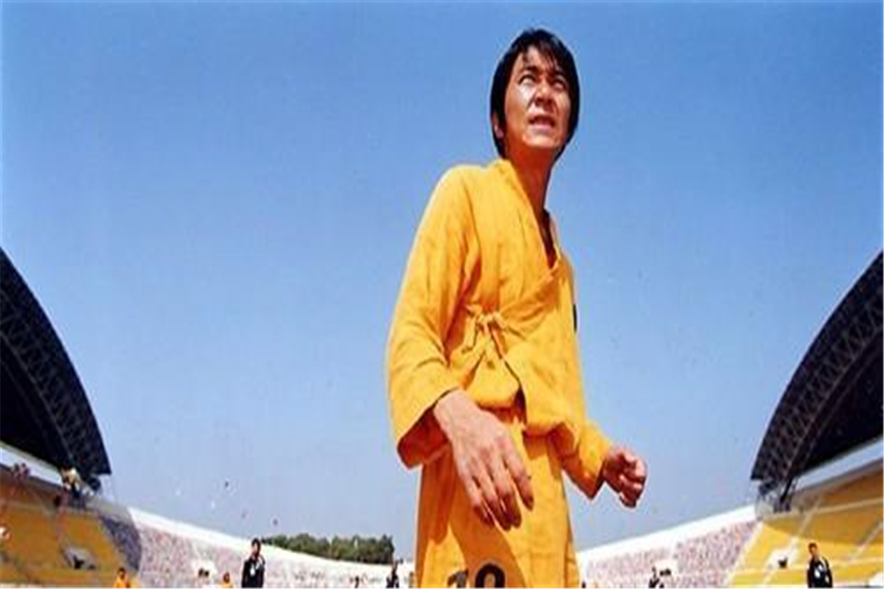 周星驰《少林足球》经典动作,周星驰少林足球的铁头功