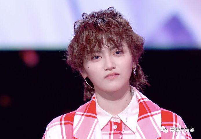 明日之子孟美岐搭配,明日之子孟美岐皮裤