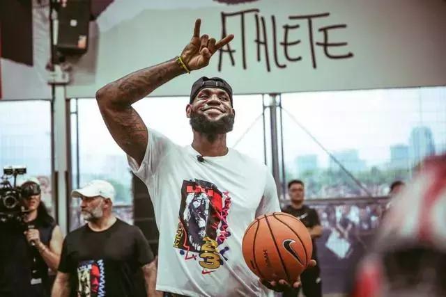 詹姆斯的球鞋合同最新,詹姆斯历史球鞋合同