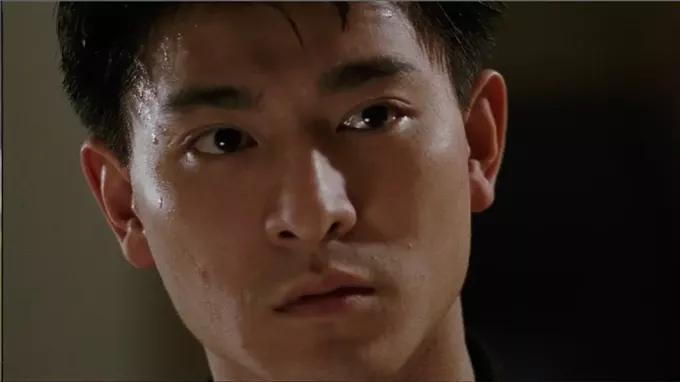 李连杰的醉拳与成龙醉拳谁是正宗,螳螂拳李连杰vs成龙醉拳大电影