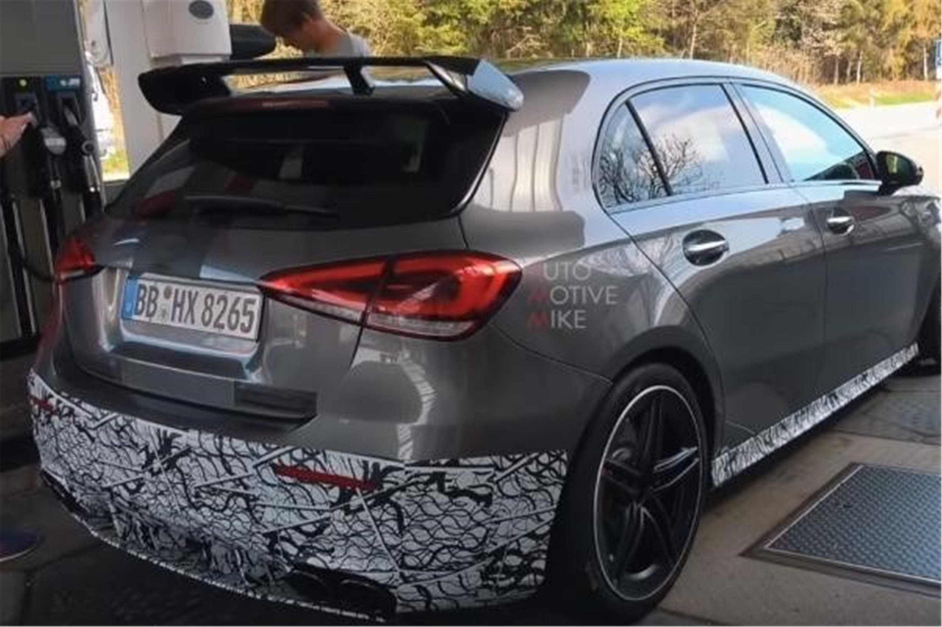 地表最强简聊奔驰a45amg,奔驰amga45小钢炮最新款