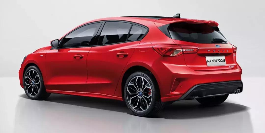 汽车加油口是不是都在驾驶室一侧,汽车加油口在左边和右边的区别