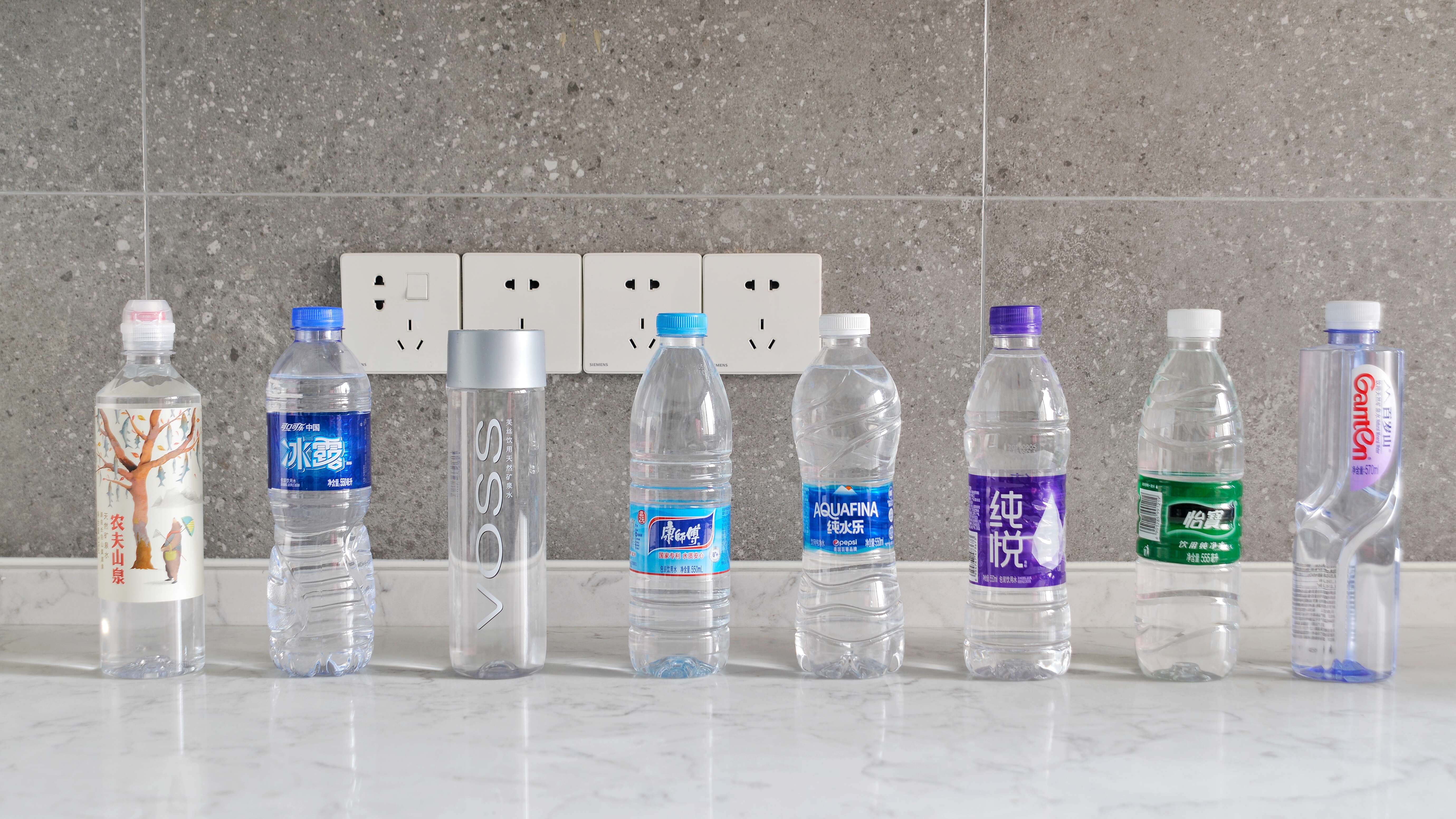 买了8款不同的饮用水，就为写完这篇瞎折腾的“水文”
