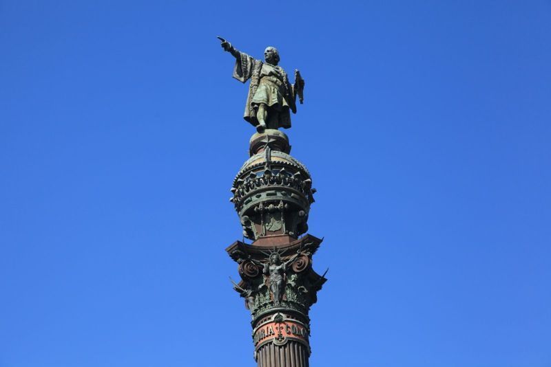 为什么一些人把哥伦布看做英雄，而另一些人又将其恨之入骨呢？