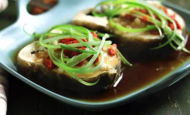 午餐清蒸鱼,鳕鱼最原汁原味的做法